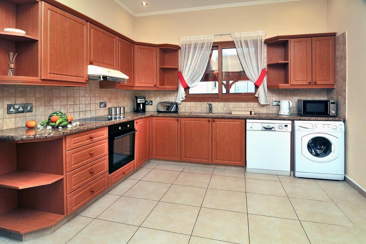 Chronas By Prestige Bookings Coral Bay Extérieur photo