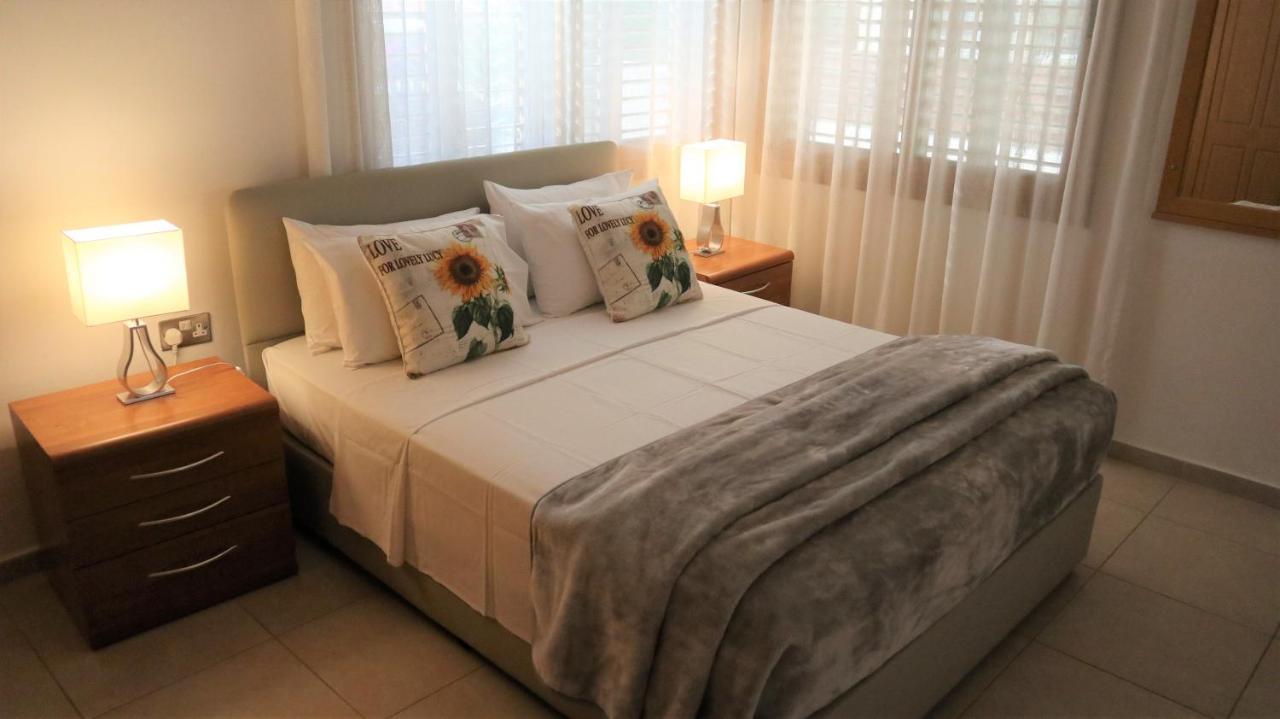 Chronas By Prestige Bookings Coral Bay Extérieur photo